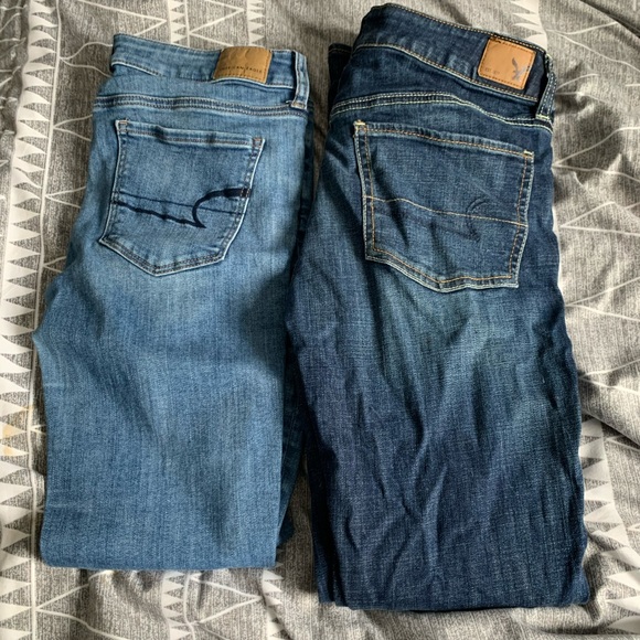 2 pairs American Eagle jeans, 1 skinny, 1 slim straight. Medium/dark wash - Picture 1 of 1